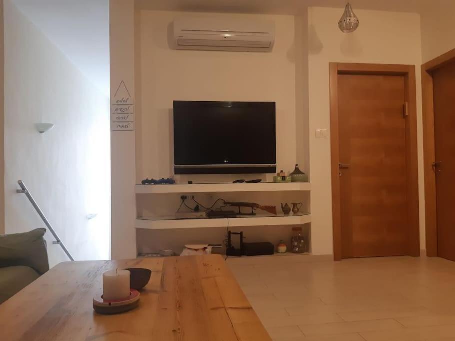 Adorable 3 Bedroom Brenner "Hill" Suite Giv'at Brenner المظهر الخارجي الصورة